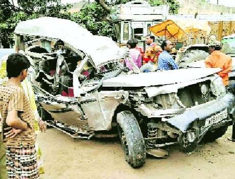 पश्चिम बंगाल: मालदा में बोलेरो और लॉरी में टक्कर,16 बारातियों की मौत