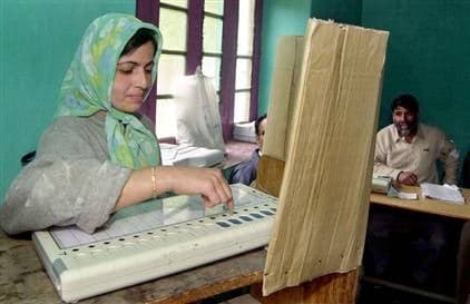 Bihar Election 2020: बिहार के युवा मतदाता बनेंगे चुनाव में निर्णायक, 10 जिलों के परिणाम को सीधी तरह कर सकते हैं प्रभावित...