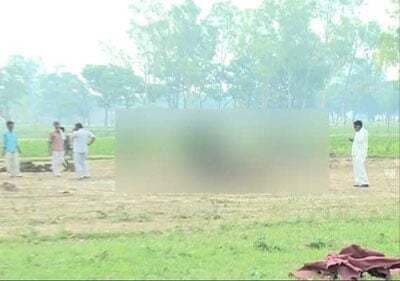 बदायूं:माया के लिए हेलीपैड सफा करते पाये गये बच्चे,अधिकारी निलंबित