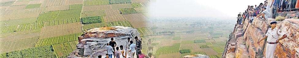 बिहार: तीन छात्रों को पहाड़ से फेंका, दो की मौत