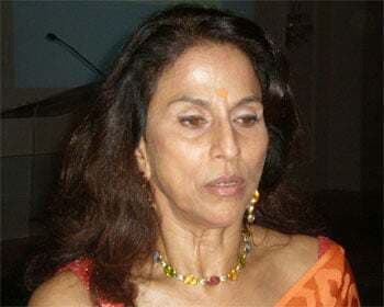 मुंडे के निधन पर शोभा डे का अशोभनीय ट्वीट, परिवार के लिए बुरे दिन आ गये