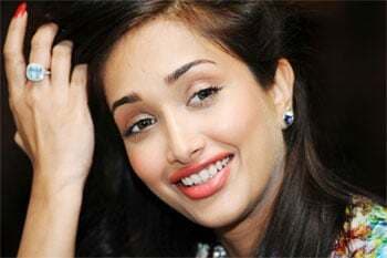 जिया खान की मां चाहती हैं उसकी मौत की दोबारा जांच