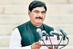 इस राजनीति में गरीब की गंध कहां!