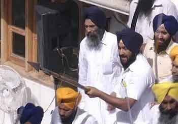 ब्लूस्टार की बरसी पर स्वर्ण मंदिर में झडप, 12 घायल