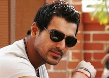 ‘रॉकी हैंडसम’ और फुटबाल विश्वकप के बीच उलङो जॉन अब्राहम