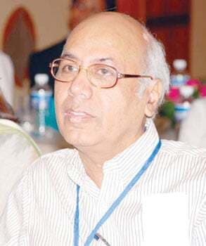 कालेधन की वापसी के लिए बड़े लोगों से जूझने का साहस करना होगा