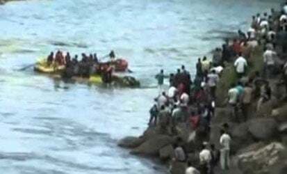 छात्र हादसा : स्तब्ध अभिभावक कॉलेज से मांग रहे जानकारी