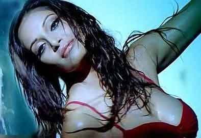 जुड़वा बहनों का किरदार निभायेंगी हॉट बिपाशा