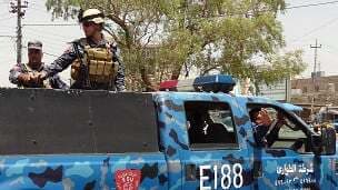 इराक़ः शिया धर्मगुरु की हथियार उठाने की अपील