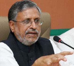 जीत के लिए लालू के पांव पर रख दी पगड़ी: सुशील मोदी