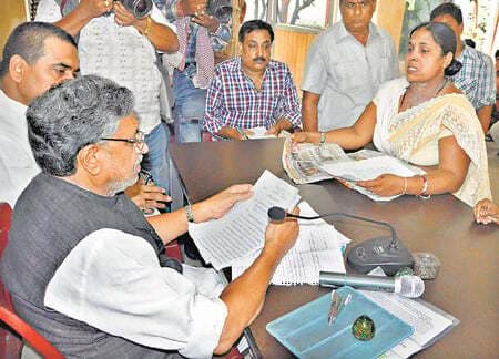 इस्तीफा देनेवाले पांच विधायकों को विधान पार्षद मनोनीत करना गलत