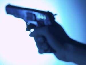 गोली लगने से घायल पाकिस्तानी महिला सांसद का निधन