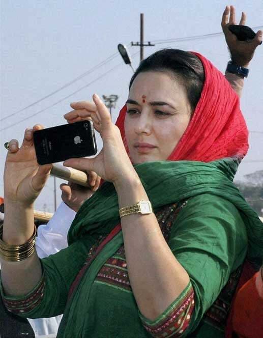 अभिनेत्री प्रीति जिंटा ने कर ली सगाई !