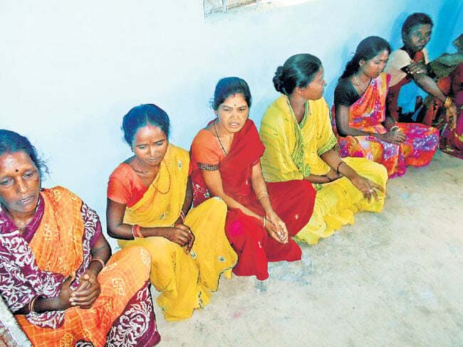 महिलाओं का संबल बने दो महिला समूह