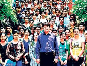 कॉरपोरेट पर भारी कोचिंग सेंटर