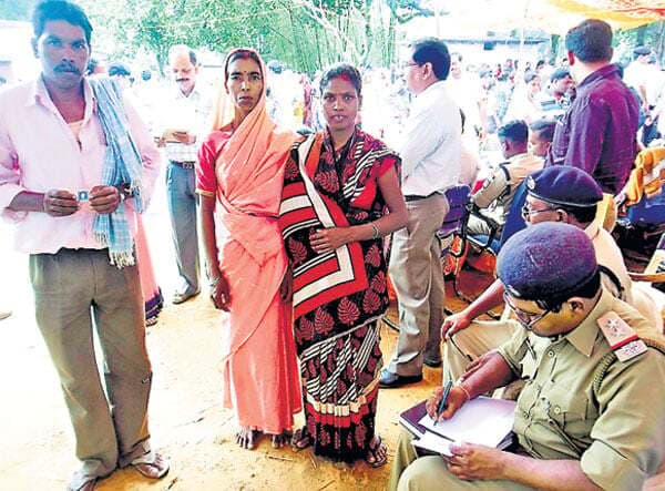 झारखंड: कमाने गयीं गुमला की 52 बेटियां लापता,ढूढ़ने की पहल