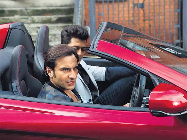 आलोचकों को ठेंगा दिखाती ''हमशक्लस''