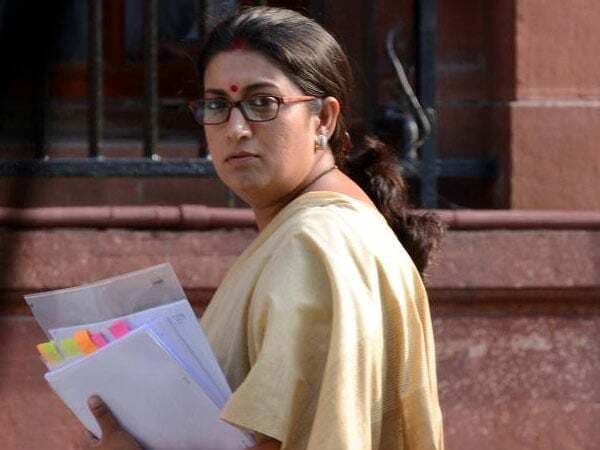 यूजीसी-डीयू के बीच चल रहे गतिरोध को समाप्त करने के लिए स्मृति ईरानी के साथ महत्वपूर्ण बैठक