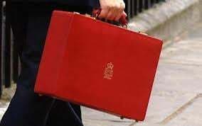 ब्रिटेन की आतंकवाद विरोधी बजट को आधा करने की योजना