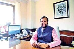 मंत्रालय साधक बने, बाधक नहीं