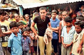 उम्र 24 वर्ष, आरोप तीस शादियां रचाने का