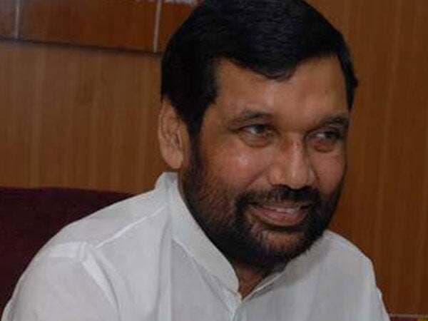 खाद्य वस्तुओं के दाम नीचे लाने के लिए जमाखोरों के खिलाफ कार्रवाई करेगी सरकार