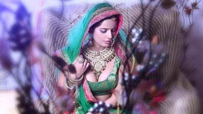 आलोकनाथ के लिए पूनम ने छोड़ी बिकनी!