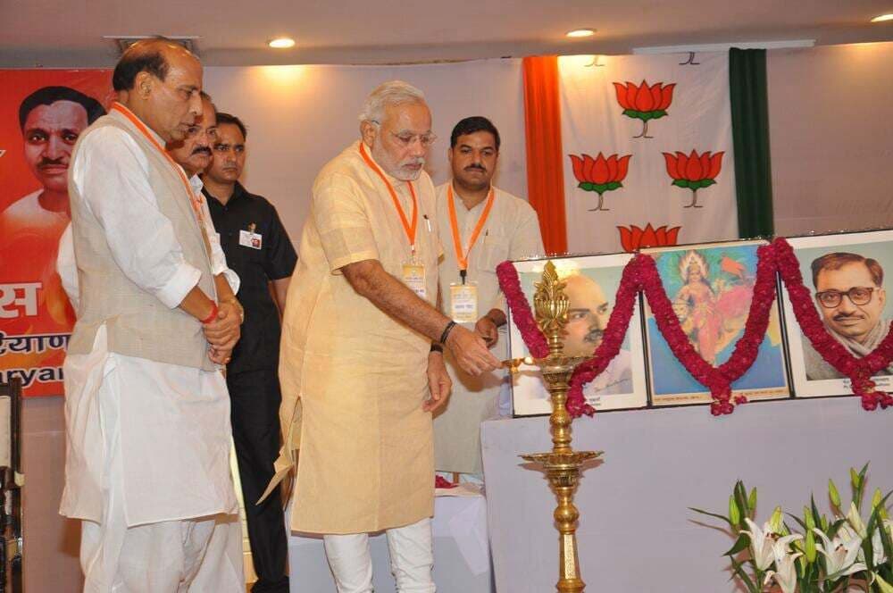 राजनीति में कोई पूर्ण विराम नहीं होता: मोदी