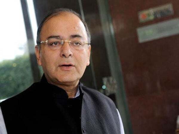 दो लाख हो सकती है कर में छूट की सीमा