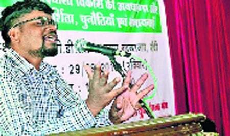 नकदी वाली अर्थव्यवस्था में पिछड़ गये आदिवासी