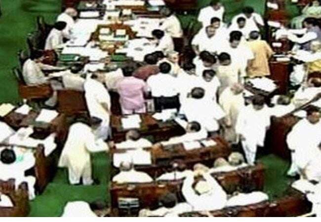 बिहार विधानसभा हंगामे की भेंट चढ़ा
