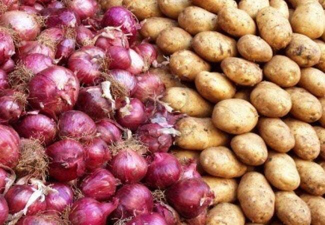 जमाखोरों के खिलाफ सरकार सख्त, आलू-प्याज एपीएमसी एक्ट से बाहर