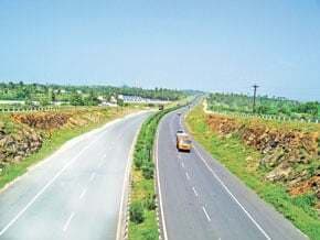 बजट:उबड़-खाबड़ सड़कों पर लुढ़कता विकास