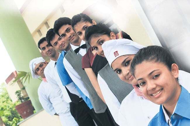 होटल इंडस्ट्री विदेश जाने के दे भरपूर मौके