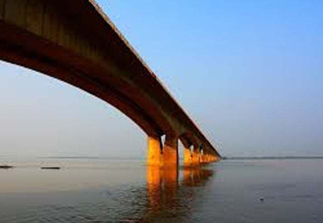 महात्मा गांधी सेतु पर भारी वाहनों पर रोक, आंदोलन की धमकी