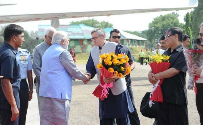 हाथ तो मिले, लेकिन दिल मिले क्या!