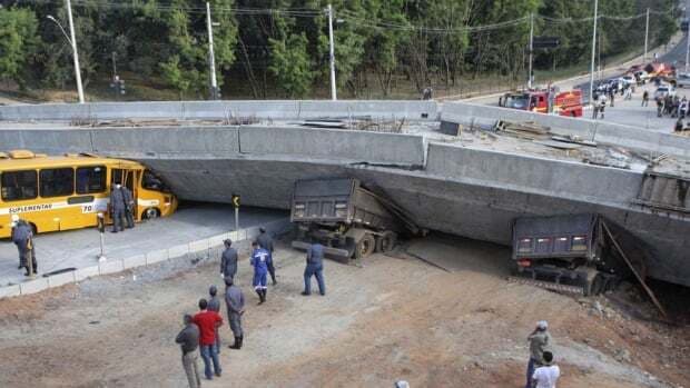 ब्राजील में ओवरपास ब्रिज गिरा, दो की मौत