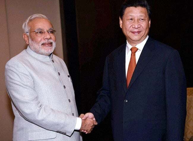 चीन के राष्ट्रपति से मिले मोदी,हिन्‍दी में हुई बातचीत