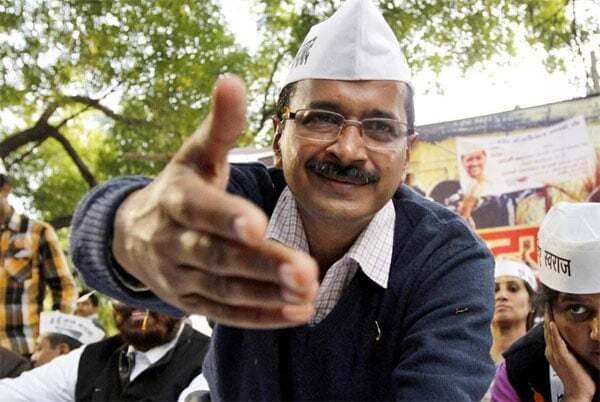 केजरीवाल ने भाजपा पर लगाया खरीद-फरोख्त का आरोप,राजनाथ सिंह ने किया खंडन