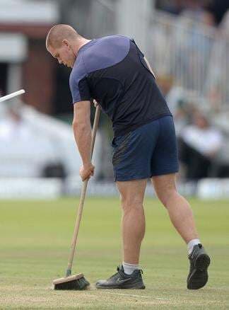 लार्ड्स में पिच को लेकर विवाद