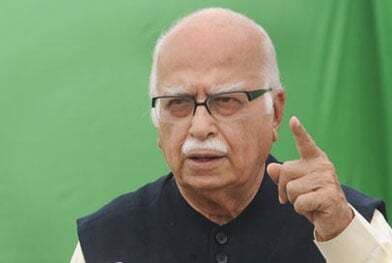 रोजेदार से बदसलूकी करने पर आडवाणी आहत