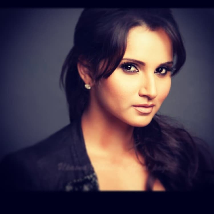 विवादों से रहा है सानिया मिर्जा का नाता