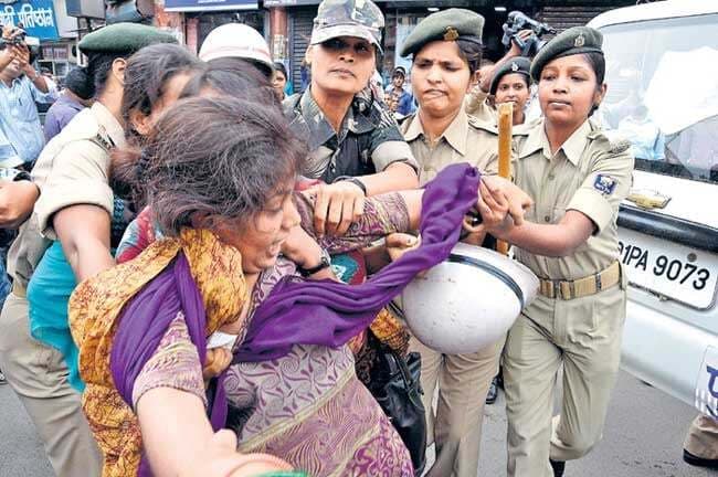 सीसैट परीक्षा बन गयी है हिंदीभाषी परीक्षार्थियों की सफलता में बाधा?