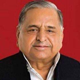 अब मुलायम की तीसरी पीढी भी राजनीति में