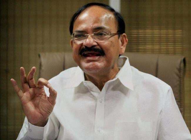 नायडू ने किया औचक निरीक्षण,80 कर्मचारी दफ्तर से नदारद,कारण बताओ नोटिस जारी