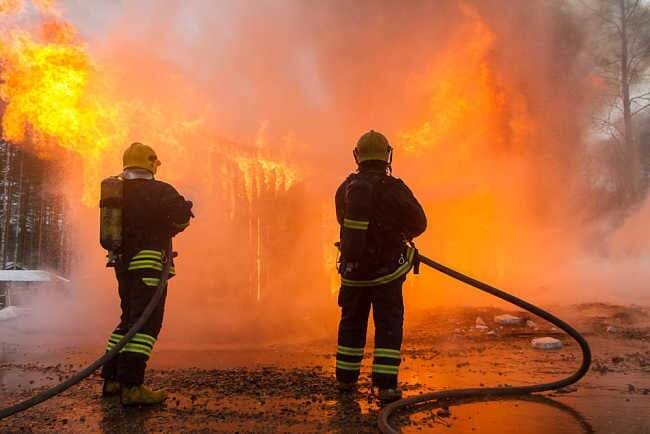 ईश निंदा: अहमदियों पर भीड का हमला, दो बेटियों समेत महिला की मौत