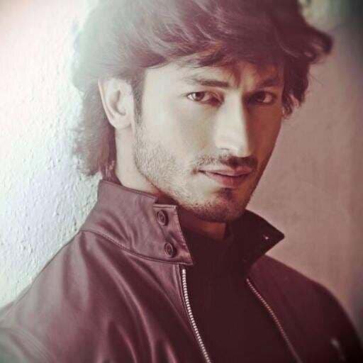 ''अंजान'' में एक्शन के साथ आ रहे हैं विद्युत