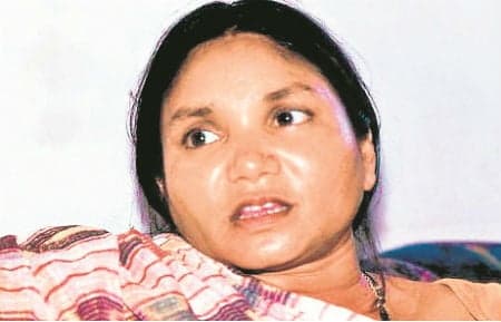 Phoolan Devi की कहानी: जिसने पहले दर्द सहा, फिर बदला लेने के लिए उठा लिया हथियार
