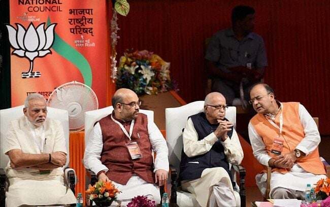 आडवाणी ने अमित शाह को दी बधाई, कहा, पार्टी और मजबूत होगी