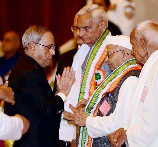 राष्ट्रपति प्रणब मुखर्जी ने रक्षा बंधन पर देश वासियों को बधाई दी